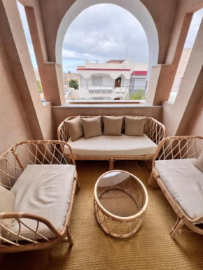 Private floor of a villa - 10 min to airport